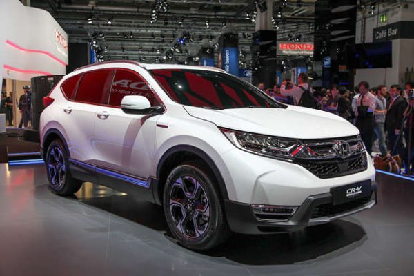 Със своята отлична стандартна технология за безопасност, респектираща горивна ефективност и висок резултат за надеждност на J.D. Power, Honda-CRV е универсален автомобил, перфектен за семейства. Car and Driver посочва, че колата е идеален пример за разумен SUV, тъй като запазва висока стойност при препродажба.
