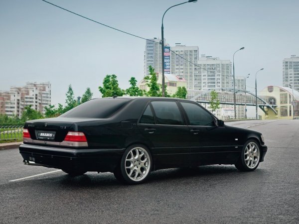 В света на модифицирането на автомобили е нещо нормално всяка тунинг компания да има свои стандарти на изработка и качество. Именно на предлагането на качествени услуги се основава репутацията на всяка фирма, и за това Brabus създава асоциация на немските тунери с цел повишаване на общото ниво на качество в тази набираща скорост индустрия. За директор е поставен самият Бодо, който чрез своя перфекционизъм вдига изискванията за модификации на автомобили до нивата, които днес се считат за нормата.