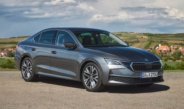 Същото се отнася и за бестселъра на Skoda. При Octavia ръстът е 14,4%, което означава близо 17 800 продажби повече в сравнение с първите 9 месеца на 2023 г.