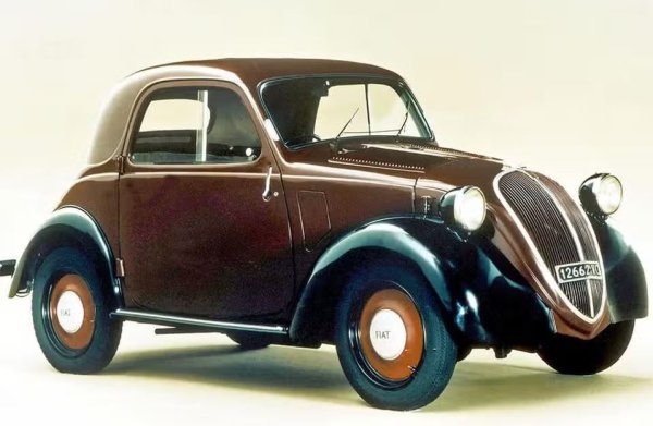 Сладко име, сладка кола. Името на италиански означава Мики Маус, но тази кола е много повече от анимационен филм, макар и да има малък двигател и място само за двама пътници.