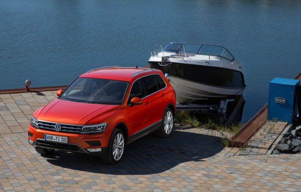 Пътен просвет – 190 мм

Обем на багажника – 470 литра

Тези показатели са отлични за компактен кросоувър, но при първия Tiguan трябва да се внимава за някои неща. Не се препоръчва варианта с двигател 1.4 TSI и роботизирана скоростна кутия DSG, защото тази комбинация обещава проблеми занапред. Този модел изисква отлични грижи за основните агрегати и най-вече редовна смяна на маслото.