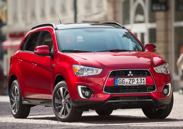 Пътен просвет &ndash; 195 мм

Обем на багажника &ndash; 384 литра

Сред сериозните предимства на този модел е много по-ниската му цена. Новото поколение на модела е на пазара от 2 години и той доста по-скъпо. За около 10 000 евро се намират екземпляри на 5-6 години в сравнително запазено състояние. Двигателите са 1,6-литров бензинов със 117 к.с. и 1,8-литров дизел със 180 к.с. за версиите с предно предаване, както и 2,2-литров дизел със 150 к.с. и система 4WD