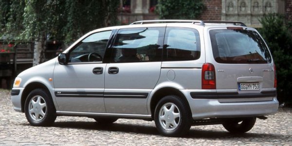 Първо, повечето европейци бяха напълно доволни от съществуващото предложение на Opel в класа на минивановете - Zafira. Освен това, Sintra се оказа ужасно ненадеждна и твърде опасна. В крайна сметка логиката надделя и Zafira остана в гамата на двете марки, докато Sintra беше спряно само 3 години по-късно.