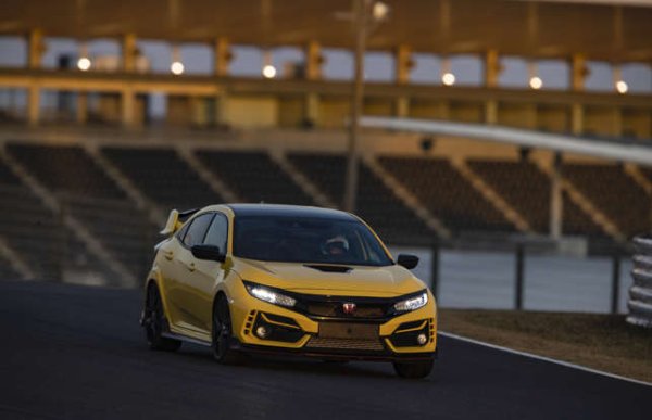 Civic е почти толкова популярен по света, колкото Toyota Corolla. И тъй като моделът се провежда в огромни количества, частите му са лесно достъпни и не особено скъпи. Ремонтите са рязкост и обикновено не са големи, така че не е отнемат и време. Според Repair Pal, годишните разходи за поддръжка са средно 368 долара. 