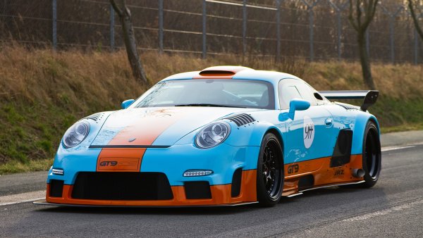 Заслужава да се спомене и една кола, която е напълно реална. Това е 9ff GT9, което все още се произвежда по поръчка в Германия. Тя използва базата на Porsche 911, като развива 1400 к.с. и тежи 1240 кг (0,88 кг/к.с.).