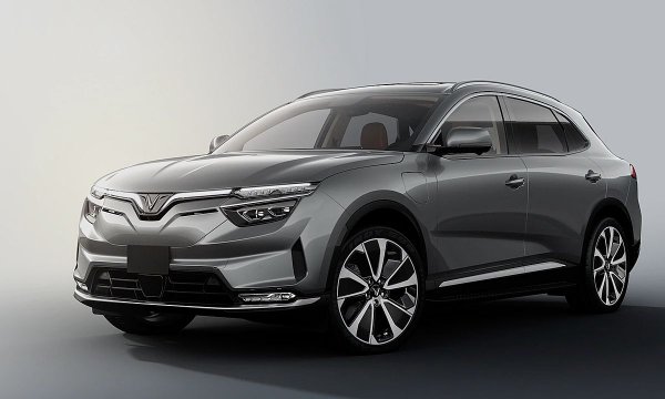 С новия си електрически SUV VF e35, виетнамската марка Vinfast има амбициите да атакува пазара в САЩ. Компанията, създадена от най-богатия предприемач в азиатската държава дори има намерение да построи завод в Америка за целта. А на автосалона бе обявено сътрудничеството с Nvidia за разработването на разнообразни технологии за автономно шофиране от нива 2 и 3.