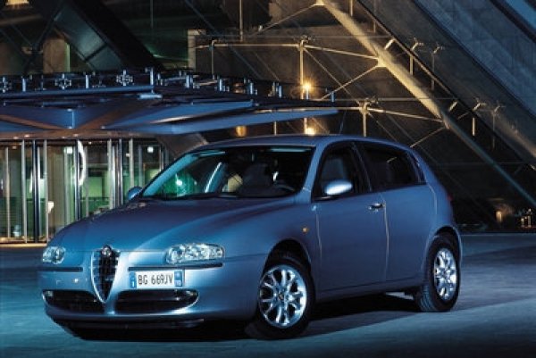 Alfa Romeo 147 от 2000 г.