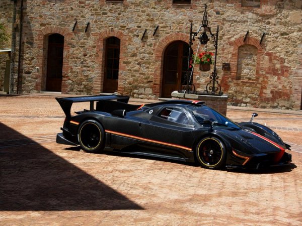 Zonda Revolucion 