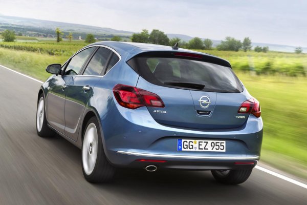 Opel Astra 2012