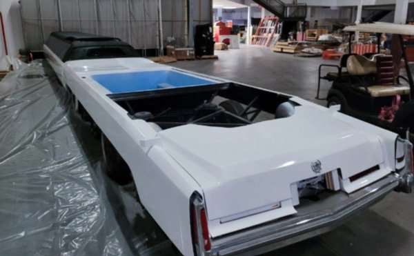 За постигане на стабилност American Dream има 26 колела. Интериорът може да побере до 75 души, а най-дългото превозно средство в света се е гордее с плувен басейн, джакузи, игрище за мини голф и дори площадка за кацане на хеликоптер.