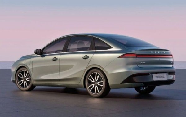 За сравнение, Tesla Model 3 консумира приблизително 15-18 kWh/100 км, докато Volkswagen ID.4 постига 19-23 kWh, което прави постижението на китайския седан още по-впечатляващо.
