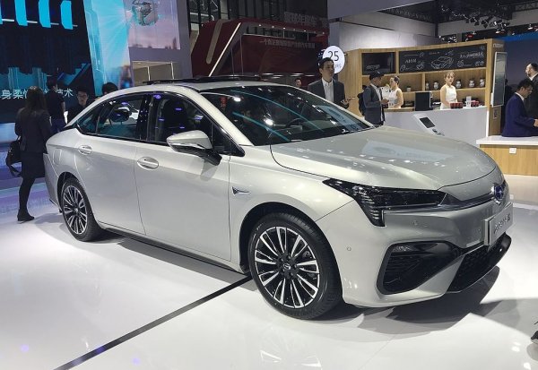 Съкратена от Guangzhou Automobile Group, тази китайска компания проби с масови автомобили под марката Trumpchi, а в последните три години произвежда и електромобили под дъщерния бранд Aion (на снимката е Aion S). 
