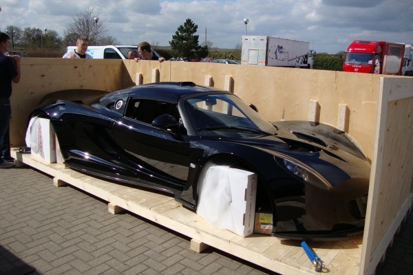 Новата суперкола на Стивън Тайлър - Hennessey Venom GT Spyder