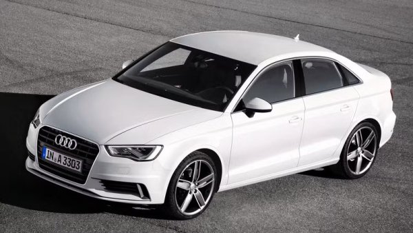 Невероятният среден разход на гориво от 5.5/100 на магистралата на Audi A3 е достатъчно доказателство, че от турбодизеловите двигатели са изключително икономични. 2,0-литровият бензинов вариант на автомобила постига само малко над 7/100 на магистралата.

Според CarComplaints, при оценката на моделите по надеждност, моделът от 2015 г. е най-проблемният от всички, с 38 подадени жалби, докато моделът от 2016 г. е генерирал само 7 жалби. Според сервизи, ремонтът на този луксозен седан може да бъде скъп, когато се повреди, но най-скъпите поправки са свързани с изпарителите на климатика и чистачките на предното стъкло, а не с нещо, свързано с дизеловия двигател.
