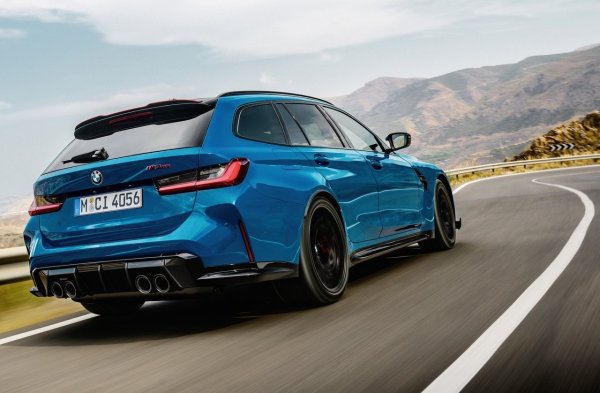 Обновената CS версия получи още по-спортен характер - олекотена каросерия, подобрено окачване и 550 к.с. под капака. Според производителя, ускорението до 100 км/ч отнема само 3,5 секунди, но независими тестове показват, че реалните цифри са още по-впечатляващи – около 3,3 секунди. Тази комбинация от динамика и ежедневна практичност прави M3 Touring уникално предложение в своя клас.