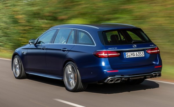 Любопитното е да се види как ще изглежда новото поколение на  Mercedes-AMG E 63 S Estate, което трябва да излезе до края на годината. Твърди се, че това ще бъде хибрид с 3,0-литров двигател с 6 цилиндъра, като съвкупната мощност ще надхвърля 700 к.с.