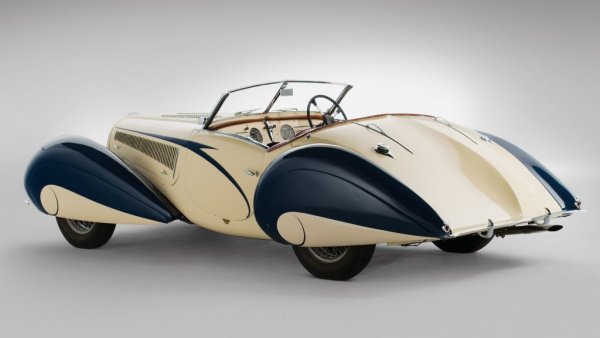 Още една пропусната в DriveTribe марка. Но класическият символ на предвоенния лукс във Франция днес е много търсен от колекционерите. Един отличен екземпляр от 135 Competition Court Torpedo Roadster от 1939 се продаде за 6.6 милиона долара в търга на Амелия Айлънд. 
