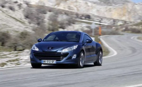 Въпреки атрактивния дизайн, само 67 915 бройки от Peugeot RCZ бяха произведени между 2010 и 2015 г. Цената на модела явно му изигра лоша шега.