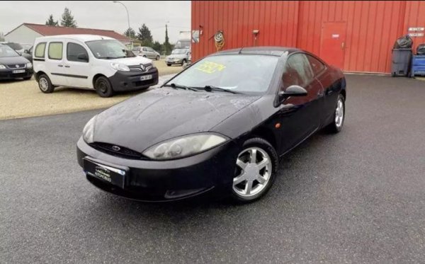 Създаден на базата на второто поколение Mondeo, нестандартният Ford Cougar се продава в Европа само три години - от 1998 до 2001 г.