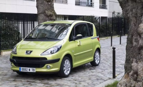 Малкото Peugeot 1007 е един от най-големите търговски провали на френската марка. От него през периода 2005-2010 г. са произведени 124 000 бройки.