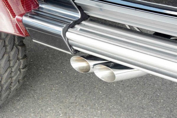 Mercedes-Benz G63 AMG 6x6 получи червен карбон от Brabus 