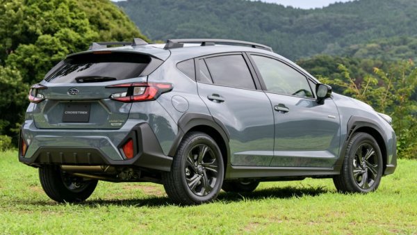 Тук поскъпването изглежда поне донякъде оправдано: миналата година XV бе по-евтино със 7 хилядарки, но се предлагаше с анемичен 1.6-литров двигател с атмосферно пълнене и 114 коня мощност. Сега вместо това идва хибридният еBoxer със 150 коня. 

Цена през 2022: 51 200
Цена през 2021: 49 400
Цена през 2020: 49 400 

