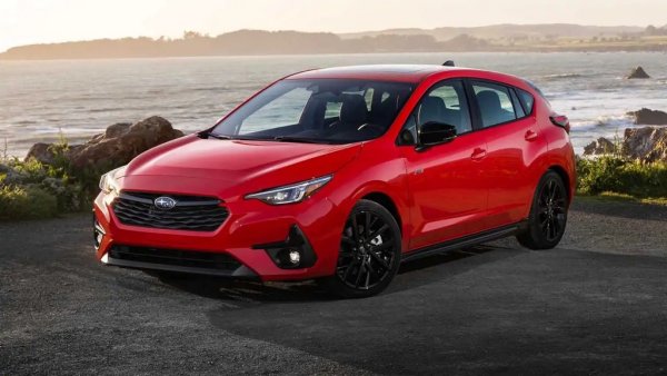 Задвижване: 2.0-литров четирицилиндров двигател
Мощност: 152 конски сили
Цена: 25,530 долара (42,635 лева)

Subaru Impreza 2025 е най-евтиният нов хечбек в Америка. За тези пари получавате LED фарове, известния пакет за безопасност EyeSight на Subaru, задвижване на всички колела и някои впечатляващи цветови опции. Откакто моделът беше преработен за 2024, нямаше опция за седан.
ЦЕНА В БЪЛГАРИЯ: Японците решиха да не предлагат вече Impreza в Европа преди три години. Най-достъпният им модел тук е Crosstreck - от 72,700 лева.

