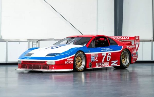 От 1989-ма до 1995-та Clayton Cunningham Racing прави 7 състезателни автомобила с подкрепата на Nissan за участие в сериите IMSA. Точно този, сериен номер 002, има седем класирания в челната петица през 1989-ма, включително 3-то място в Mid-Ohio. Печели първата си победа през 1990-та в Mosport със Стив Милън зад волана. Исканата за модела цена на търга беше 450 000 долара, но не успя да бъде продаден.
