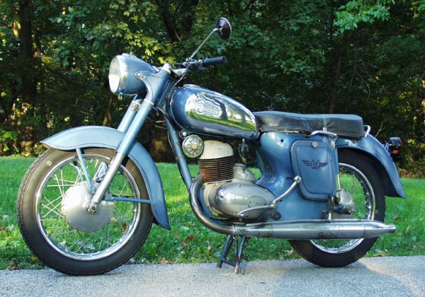 MBK - 658, Cagiva - 651, Triumph - 556, Минск - 539, Балкан - 412 (на снимката), Beta - 406, Lifan - 380, Daelim - 378, Geely - 377, Benelli - 375