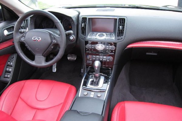 Infiniti IPL G Convertible на изложението Pebble Beach Concours dElegance