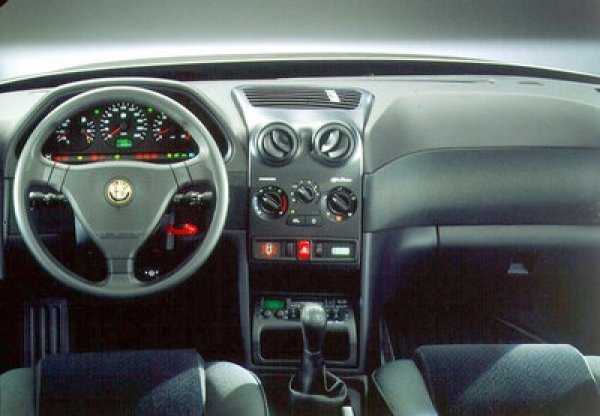Alfa Romeo 146 \ 1996