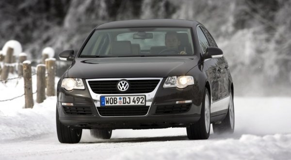 Решението на VW да остави Passat само като комби модел в Европа понижи драстично продажбите му при новите автомобили в България, но при старите нещата стоят по друг начин. Все пак и тук се усеща отлив в посока кросоувърите - ръстът на годишна база е 10%, под средното. 

