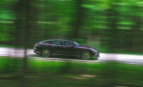 Тук вече започва истинската класация, с най-бързата версия на Panamera за 2021 година. Това е и най-нормално изглеждащата кола в списъка - с комфортна задна седалка, внушителен багажник и без никакви глезотии като спойлери, диференциали с ограничено приплъзване и прочие. Въпреки това и огромното си тегло, Panamera се справя впечатляващо на пистата в Индианаполис. 

Дата на теста: юни 2021
Цена: $199,480 (на тестовия модел), $179,050 (базова)
Двигател: 4.0-литров туин турбо V8 с 620 конски сили , 8-степенна трансмисия с двоен съединител
Тегло: 2132 кг