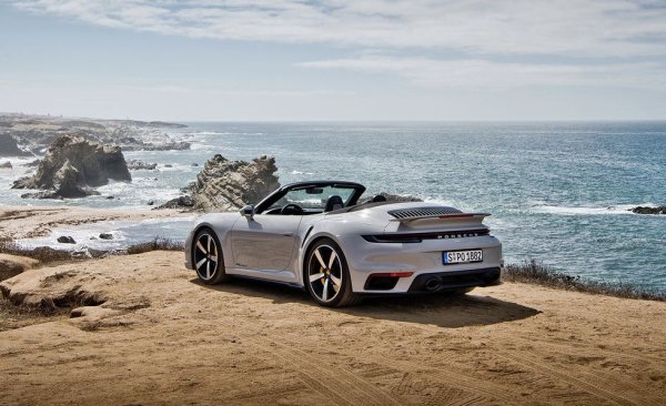 С максимална скорост 330 км/ч и едва 2.3 секунди от 0 до 97 км/ч, това е несъмнено много бърз автомобил - но не е най-бързият от поколението 992 на Porsche, както ще видите. Драг на четвърт миля отнема 10.2 секунди. 

Дата на теста: юни 2021
Цена: $234,570 (на тестовия модел), $218,650 (базова)
Двигател: 3.7-литров 6-цилиндров боксер с туин турбо и 640 конски сили, 8-степенна трансмисия с двоен съединител
Тегло: 1735 кг