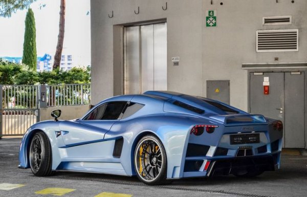 Това е автомобил ръчна изработка, направен по специална поръчка от Mazzanti Automobili. Високопроизводителната суперкола беше представена през 2013 година на изложението Top Marques в Монако, като компанията заяви, че ще се произвеждат само 5 броя годишно.

Машината се отличава от тълпата суперколи със своя стил. Задвижването става със 7,0-литров Chevrolet LS7 V8, който произвежда 701 к.с. и 850 Нм въртящ момент. Това е една от най-нестандартните италиански суперколи, която обаче малцина си спомнят в наши дни.