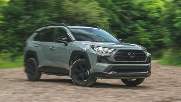 Още един от пазарите, които доскоро принадлежаха на Skoda Octavia. Заради проблемите с производството обаче чешкият модел отстъпи на второ място, изпреварен от RAV4 (1446 бройки). В шестицата са още Toyota Corolla, Kia Ceed, Kia Sportage и Skoda Kodiaq.
