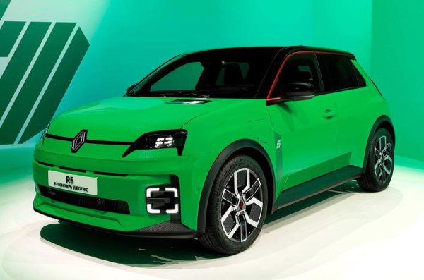 Дългоочакваното електрическо прераждане на легендарното Renault 5 бе показано още през пролетта в Женева, но в Гудууд ще го видим най-после и в действие. Комбинацията от футуристични и ретро-носталгични решения изглежда неустоима, а французите обещават и цената да е по-достъпна от почти всичко друго в електрическия сегмент. 