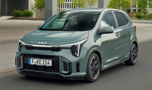 10. Citroen C3 - 32 796 лева
9. Toyota Aygo X - 31 150 лева
8. Seat Ibiza - 30 950 лева
7. Skoda Fabia - 29 940 лева
6. Hyundai i20 - 29 890 лева
5. Fiat Panda - 29 720 лева
4. Dacia Logan - 27 290 лева
3. Dacia Sandero - 26 990 лева
2. Hyundai i10 - 26 900 лева
1. Kia Picanto - 26 280 лева
Повечето посочени цени са към началото на 2025, от традиционната класация на най-евтините автомобили на Automedia.bg. 

