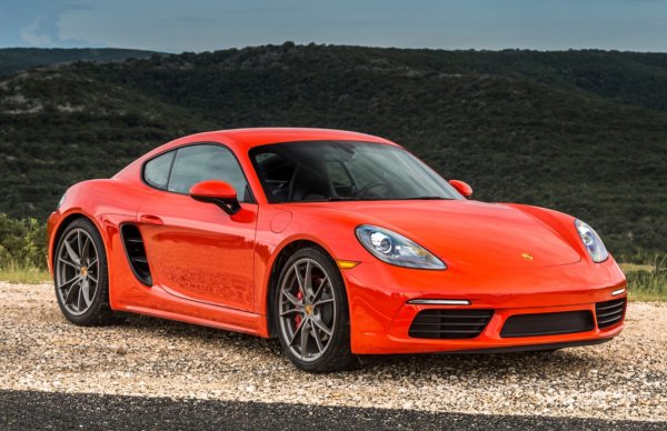 Спортният автомобил се появи през 2016 г. За пет години той губи средно 17,6% от първоначалната си цена, или 13 372 долара. Аналогът с открит покрив е далеч по-малко печеливш при препродажба - при Boxster цифрите са 25,1% и 20 216 (12-то място).
