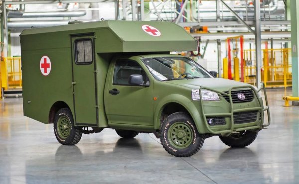 Автомобилите "Богдан-2351" не са бронирани автомобили в класическия си смисъл. Това е банален заместител на старите съветски УАЗ. Украинската армия (както и чешката) разчита на пикапи, чиито произход е доста любопитен. Първоначално това са китайските пикапи Great Wall Wingle 5. Те обаче се произвеждат по лиценз от украинската компания "Богдан", която доставя камиони и друго оборудване на армията.
