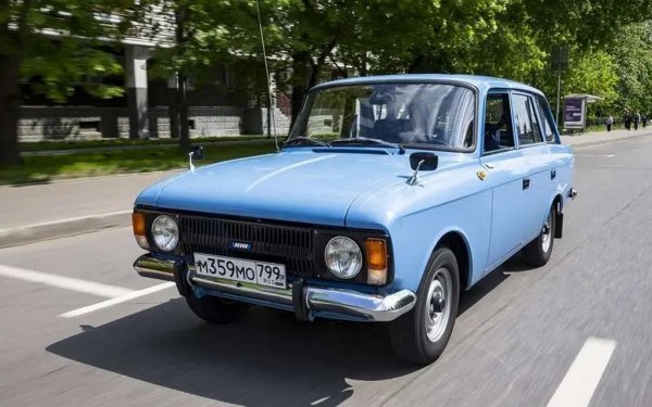 По-късно предприятието е приватизирано от олигарха Юрий Качмазов, производството е възобновено под името "Ода", но дълговете продължават да растат, Качмазов "продава" компанията на нейните директори и скоро е обявен за издирване в Русия по обвинения в източване на предприятието и преднамереното му банкрутиране. Днес живее на собствен остров в ОАЕ. Междувременно заводът в Ижевск бе спасен от Kia и известно време сглобяваше корейски модели, а днес е част от групата ВАЗ и прави лекотоварната Лада Ларгус. От името ИЖ са останали само спомени. 
