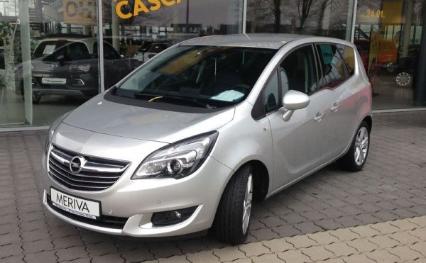 Среден пробег: 67,000 км
Построеният върху платформата на Corsa миниван винаги се е представял по-добре от нея откъм издръжливост. Част от обяснението е и в малкия среден пробег. Второто поколение (Meriva B) търпи по-сериозни критики само заради високата консумация на масло. Произведените през 2015 бройки претърпяха сервизна акция заради дефектни механизми на предпазните колани. Какво друго създава проблеми: дефектни горивни помпи, вентилатори, имобилайзери. 
