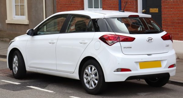 Среден пробег: 69,000 км
Исторически пробив за корейските производители, които досега не бяха помирисвали дори Топ 20. До 2013-2014 градското супермини i20 попадаше в червената и оранжевата зона по повечето показатели, но от 2015 насам изведнъж всичко е в зеленото, с изключение на спирачните механизми. Трябва да се внимава за потенциално разхлабване на вентилатора и за дефекти в скоростомера. 
