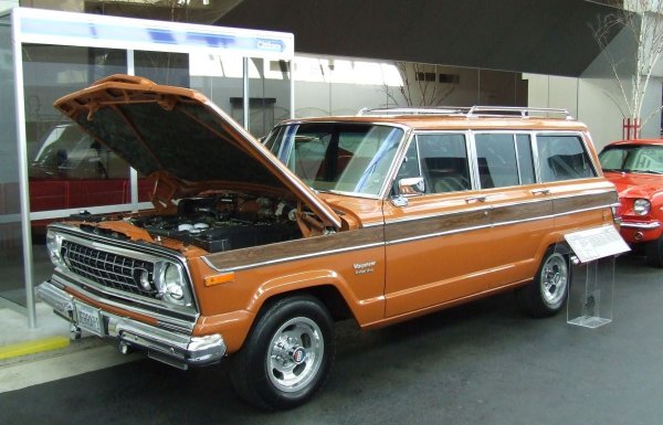 В края на 70-те, Хара повторил подвига си, но не по толкова екстравагантен начин. Втората версия на Jerrari изглеждала като стандартен Wagoneer, но била &bdquo;вълк в овча кожа&rdquo;. Всъдеходът бил оборудван с V12 мотор от Ferrari 365 GTC/4. При замяната възнкнал проблем: италианският агрегат бил забележимо по-дълъг от оригиналния 5,9-литров V8 АМС. Нямало място за радиатор, така че купето трябвало да бъде удължено с 2,5 инча (63,5 мм) и отстрани били поставени чифт радиатори.