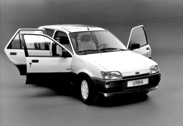 Представен на автомобилното изложение в Женева през 1989 година, той се появи няколко години преди стила, който по-късно ще стане популярен с Hyundai Veloster и MINI Clubman. Разбира се, за разлика от тях, този модел така и не стигна до производство. Къде е асиметрията? Както виждате, има една врата от страната на шофьора и две от страната на пътника.