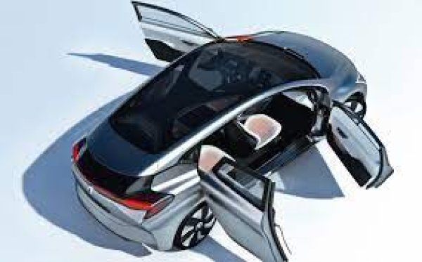 Renault Eolab е прототип с plug-in хибриден задвижващ агрегат, който беше представен няколко дни преди автомобилното изложение в Париж през 2014 година Къде е асиметрията? Както можете да видите на снимката, стана модерно да се предлагат различен брой врати от всяка страна на каросерията. 