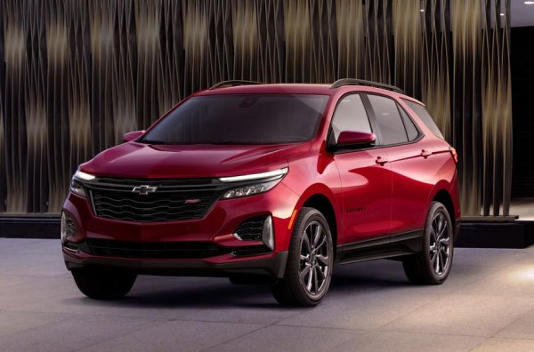 Започваме именно със споменатия модел на Chevrolet, чийто двигател развива 172 к.с., като е съчетан с 6-степенна автоматична скоростна кутия. Платформата D2XX е наследство от собствеността на General Motors върху марката Opel, като инженерите от Русизъм взеха активно участие в разработката на този автомобил. Модели като Opel Astra K, Chevrolet Cruze и GMC Terrain са изградени върху същото шаси.