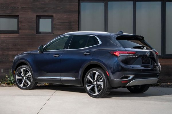 По отношение на габаритите, Buick е дълъг 4636 мм, а междуосието е 2779 мм. За Китай се предлага версия, чието разстояние между двете оси е увеличено с 209 мм. Силовият агрегат е 2,0-литров с компресор, като мощността е 231 к.с. Скоростната кутия е 9-степенен автомат, а задвижването е предно или към четирите колела.