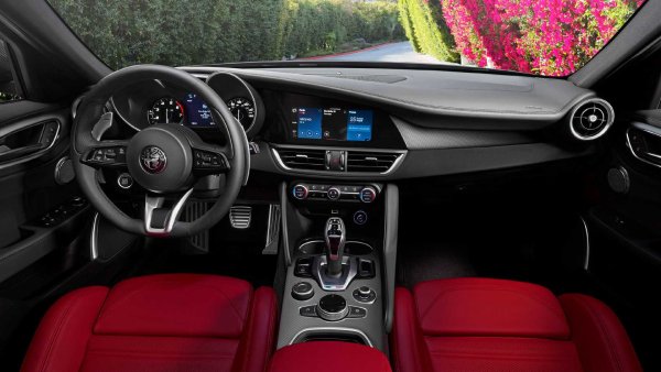 Въпреки че Alfa Romeo не е най-скъпата марка, цената на застраховката в САЩ ще струва значително повече от средната за страната. Когато купуват Alfa Romeo, американците трябва да плащат около 500 повече на година само за застраховка, а това също е сред причините, поради които автомобилите на италианския бранд често са пренебрегвани.