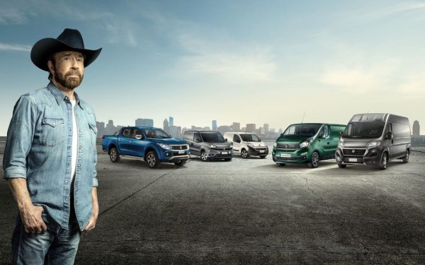 През 2017 Чък Норис, вече в напреднала възраст, стана официалното лице на производителя на търговски превозни средства Fiat Professional, който засне няколко впечатляващи рекламни видеа с участието на звездата.

